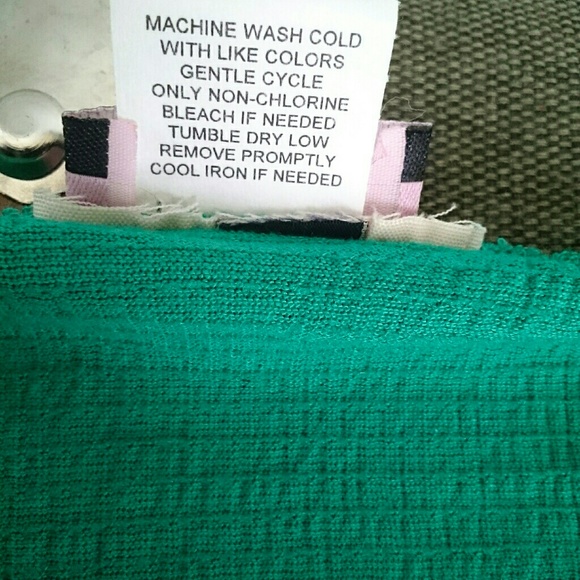 NWOT Love & Let Love bow front sleeveless top - Picture 6 of 6